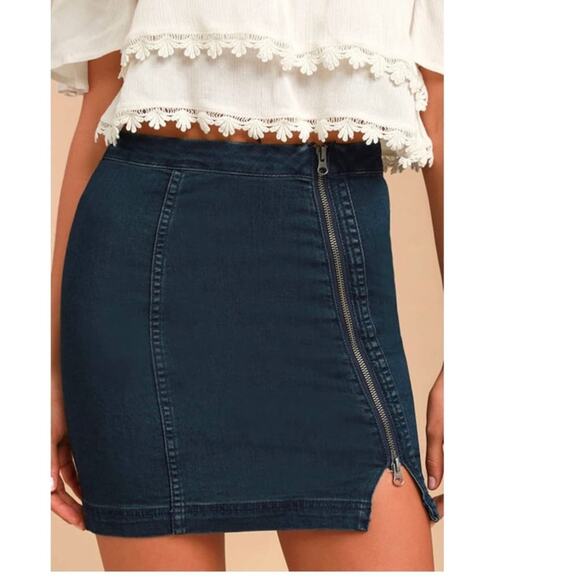 FREE PEOPLE Mini Skirt This Way or That Asymmetrical Zip Stretch Denim Jean sz 0 - Picture 3 of 13